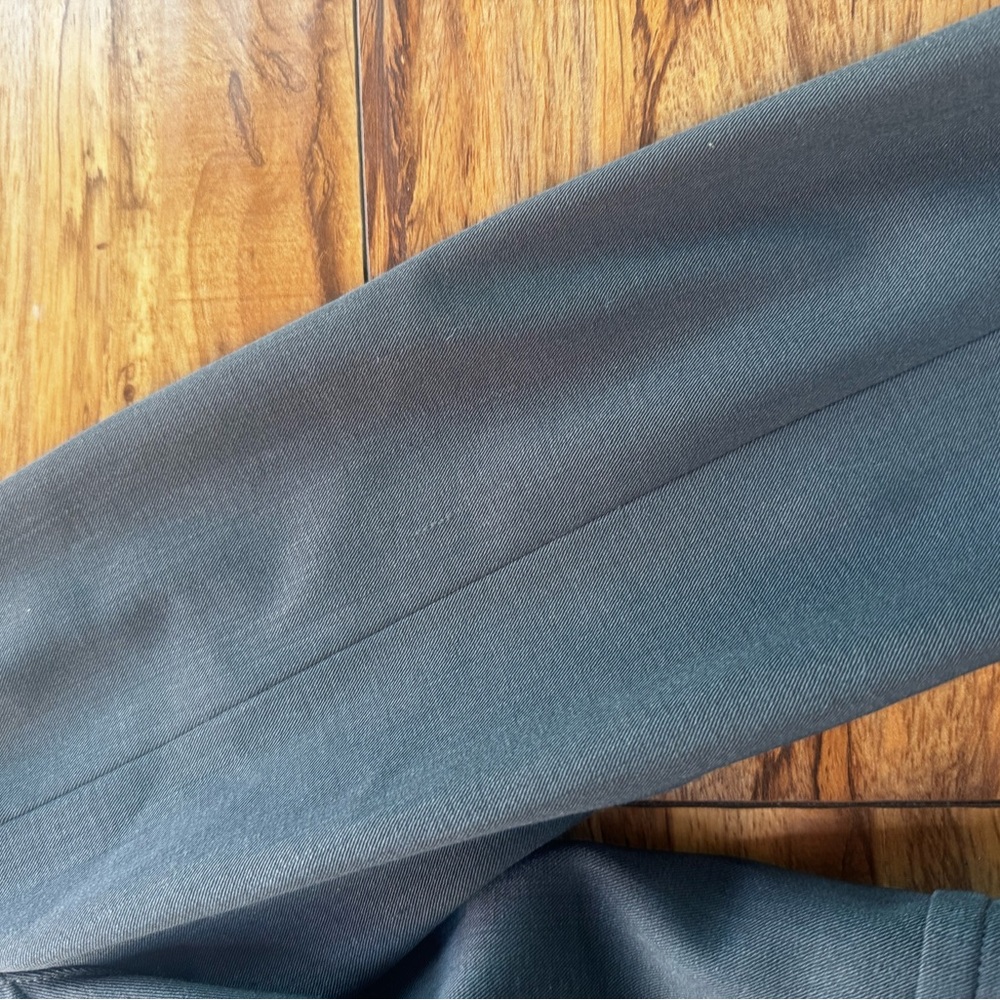 Vintage Giorgio Armani Le Collezioni for sculptural peplum wool suit. Size 8 - Picture 5 of 5